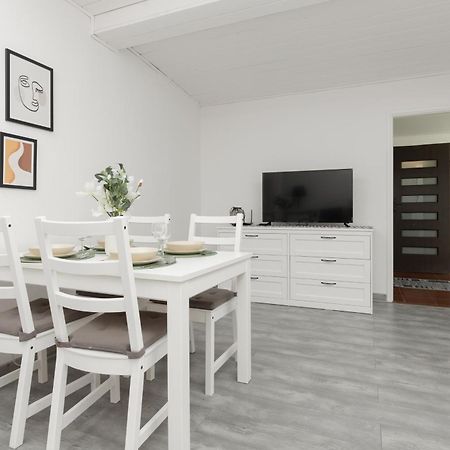 Metro Plac Wilsona Apartments Mickiewicza By Noclegi Renters Warszawa Exteriör bild