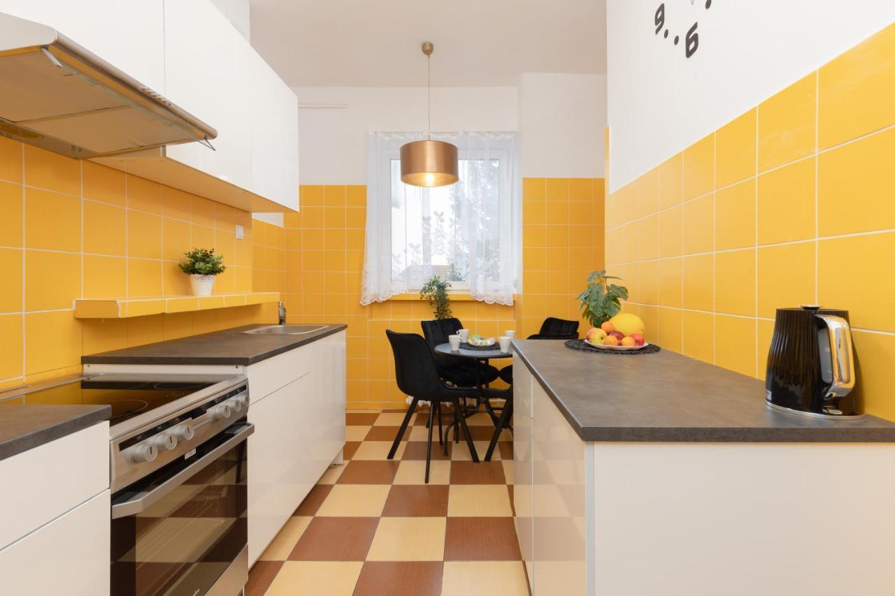 Metro Plac Wilsona Apartments Mickiewicza By Noclegi Renters Warszawa Exteriör bild