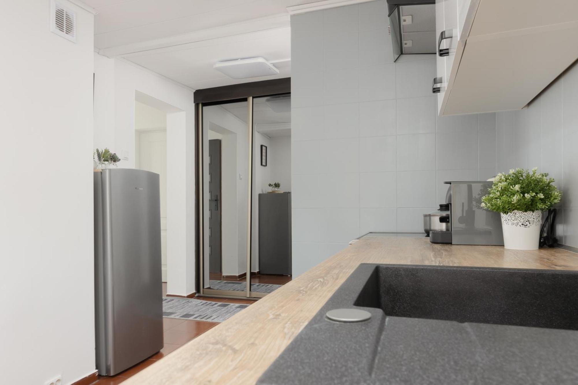 Metro Plac Wilsona Apartments Mickiewicza By Noclegi Renters Warszawa Exteriör bild